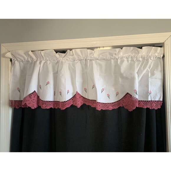 White Cotton Valance With Pink Crocheted Trim & Embroidered Flowers 60"W X 18"L - Picture 1 of 8